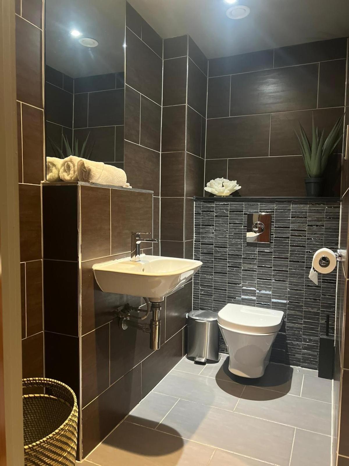 Epic Apartments Tunnage Square Liverpool Extérieur photo